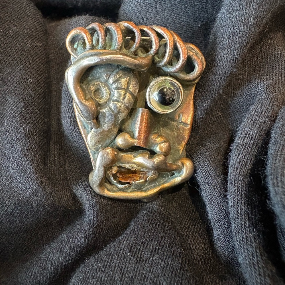 Cindy Bolin Unique Goth, steampunk Sterling Face Ring